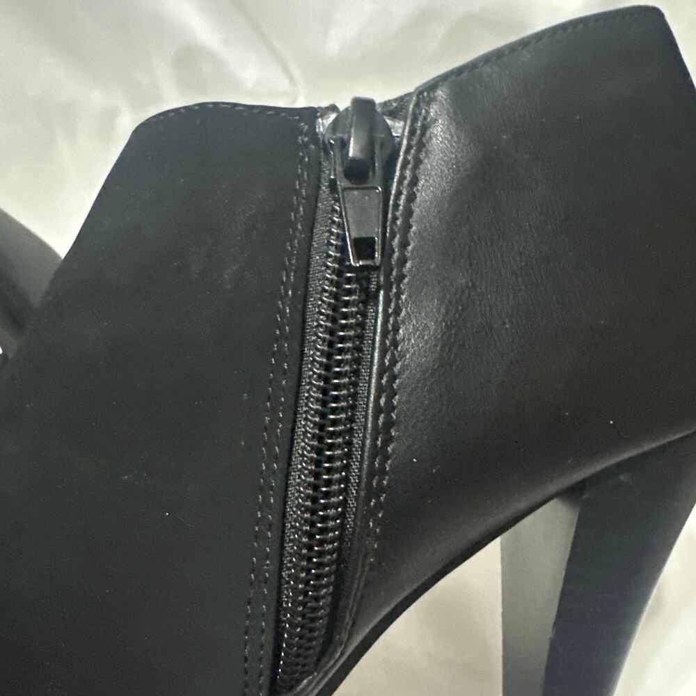 White Mountain sweet pea women’s suede ankle booties size 7.5 only tried on once - Picture 12 of 12